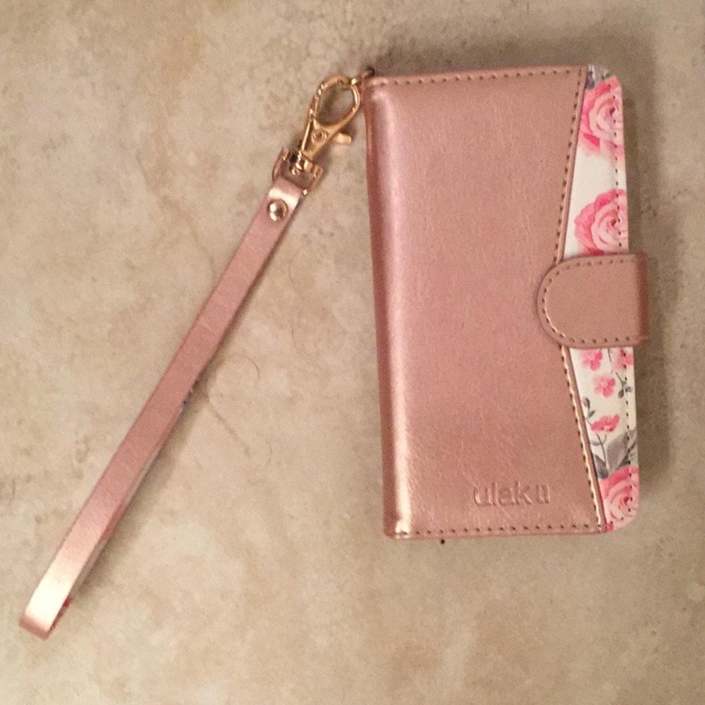 Wristlet in pink champagne